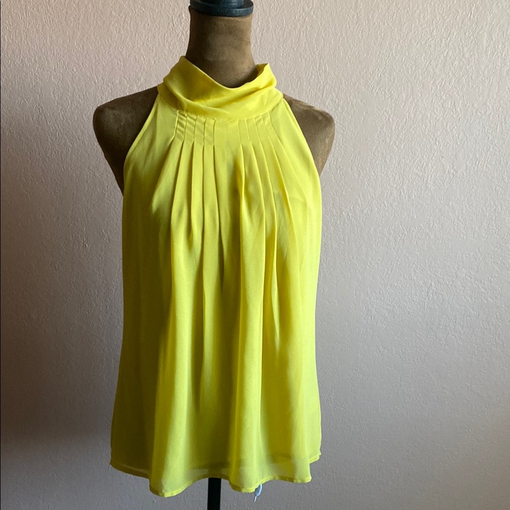 NOROH. Elegant Yellow Halter Top